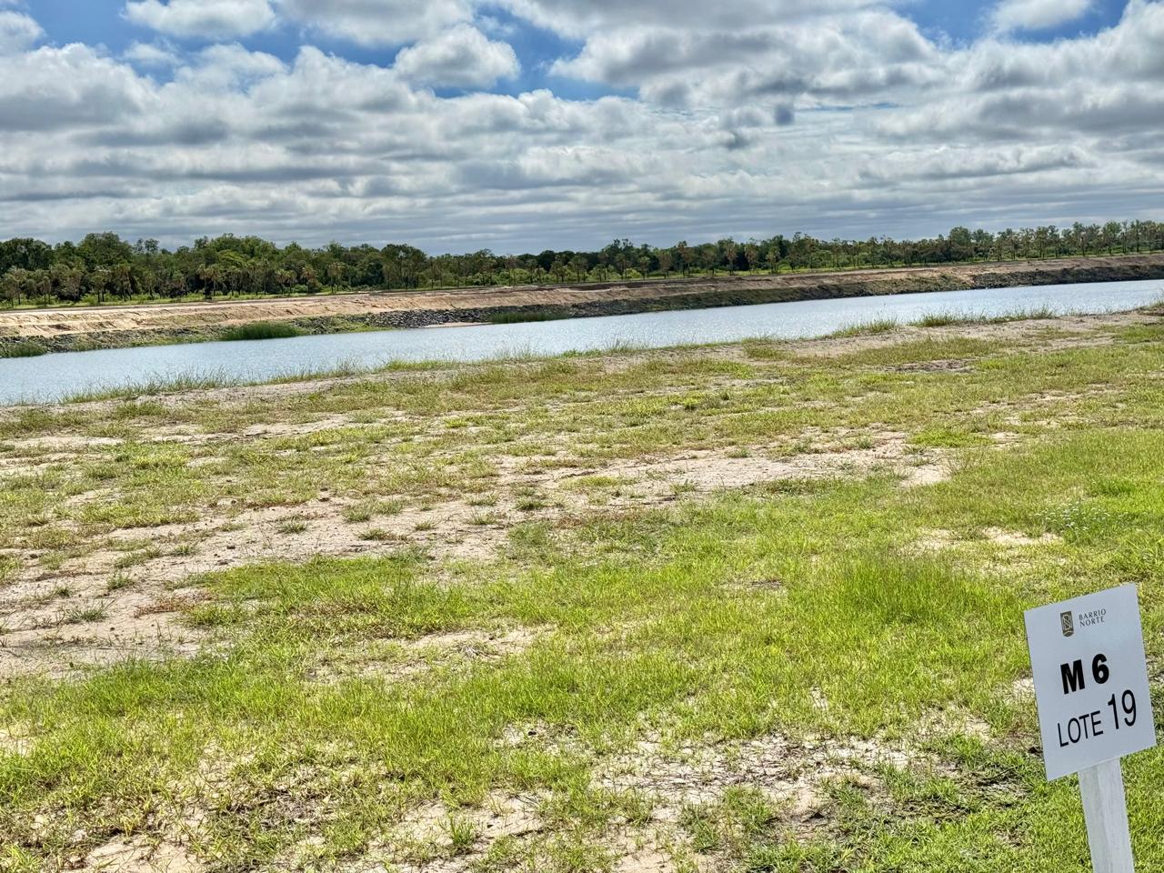 Barrio Norte kavel aan laguna